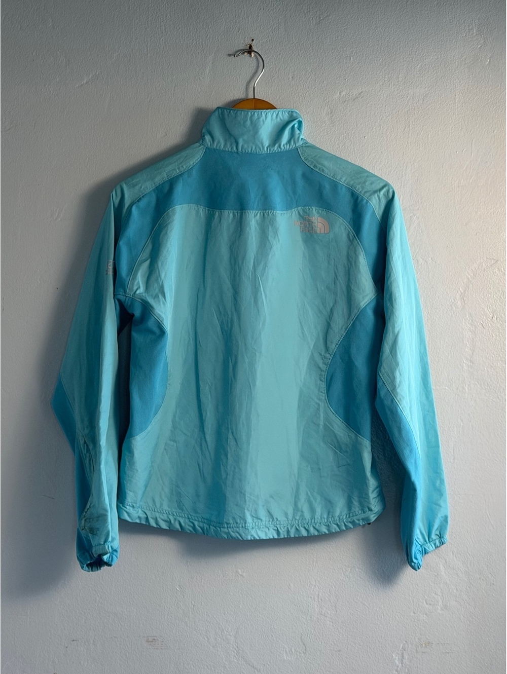 The North Face Women's Light Blue Windbreaker Jacket - Picture 8 of 11